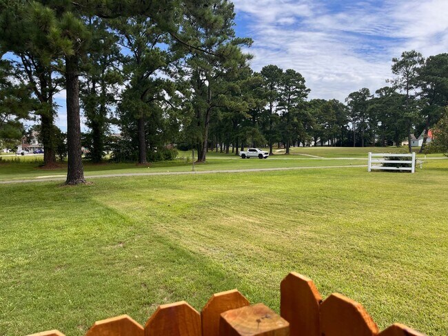 Building Photo - Avail NOW'n ROCK CREEK!