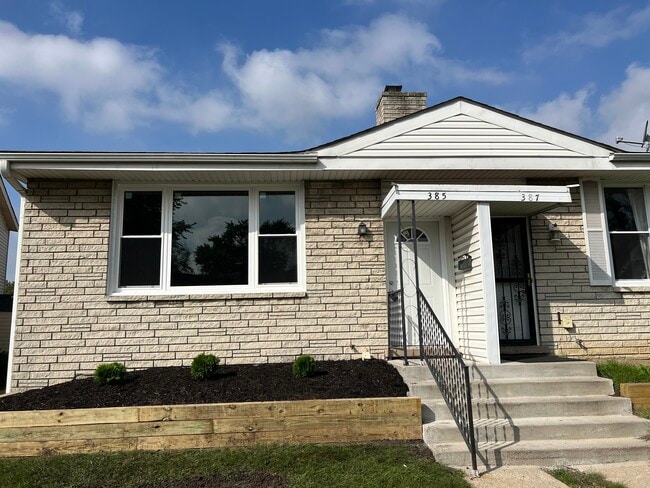 Building Photo - 385 Dover Ln