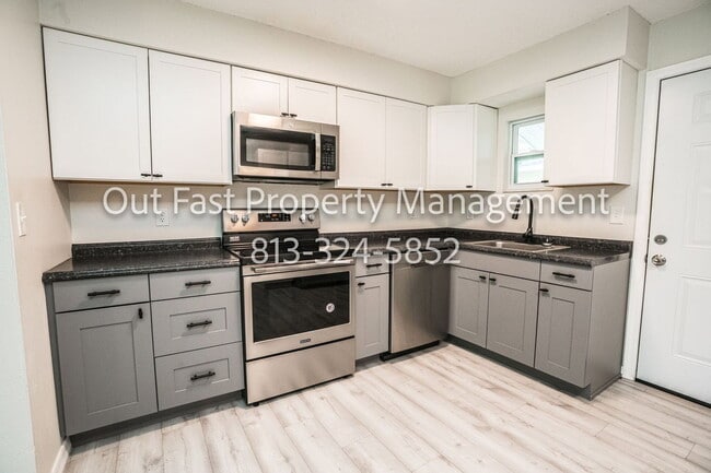 Building Photo - 430 3rd Ave