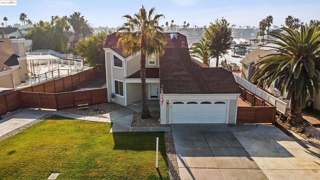 Building Photo - 4730 Spinnaker Way