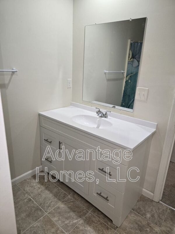 Building Photo - 8206 Woodson Dr