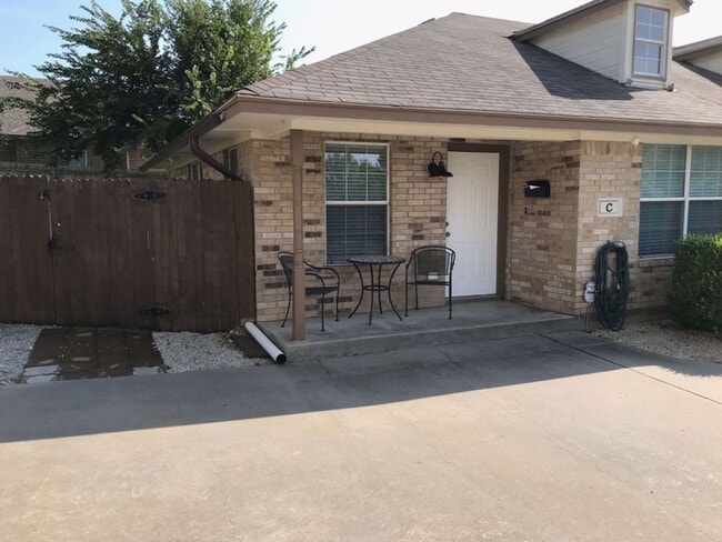 Primary Photo - $1195 -Charming duplex in Pilot Point
