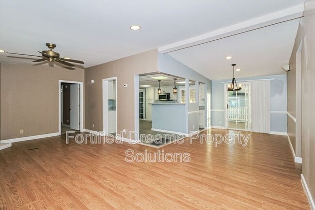 Building Photo - 9451 Green Loop Rd NE