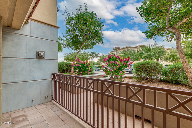 Building Photo - 7291 N Scottsdale Rd
