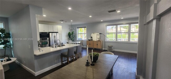 Building Photo - 833 Vista Meadows Dr