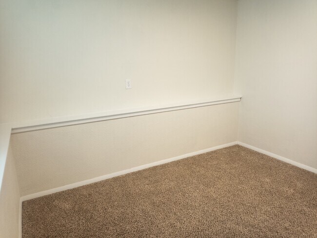 Building Photo - 9658 W Heather Rd