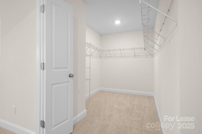 Building Photo - 196 Longleaf Dr
