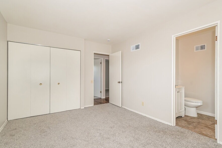 Building Photo - 2544 Netherton Dr