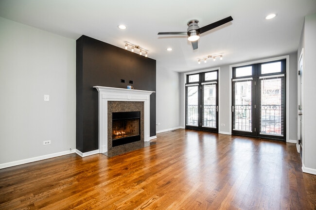 Building Photo - 6543 S Ingleside Ave