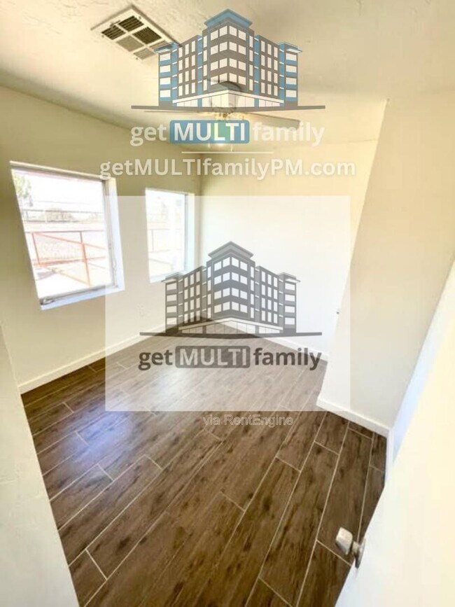 Building Photo - 1402 E McKinley St