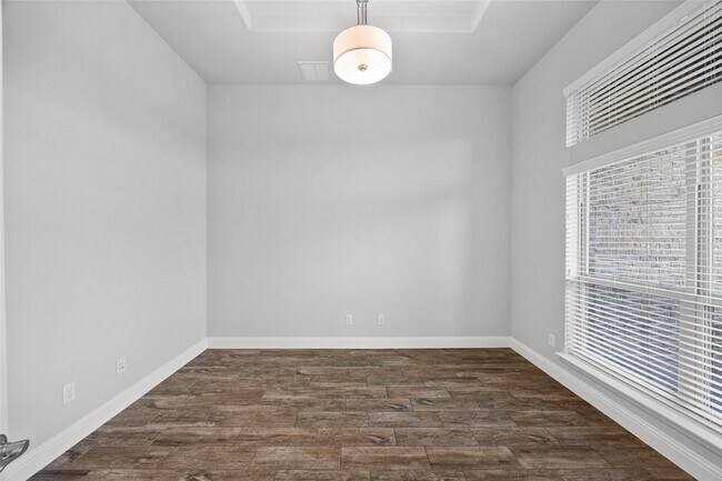 Building Photo - 4705 Fulbrook Dr