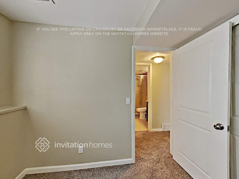 Building Photo - 10355 W 107th Ct