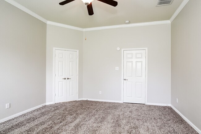 Building Photo - 24462 Sundance Spring Dr