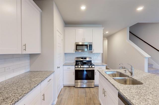 Building Photo - 405 Wydown Dr