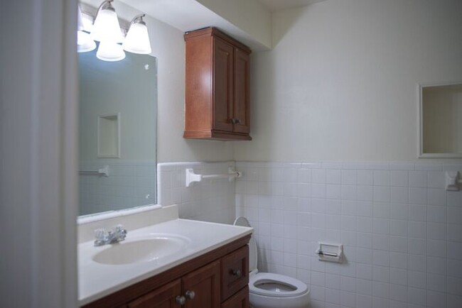 Building Photo - Available Now! 3 Bedroom 2 Bath Near TJC!