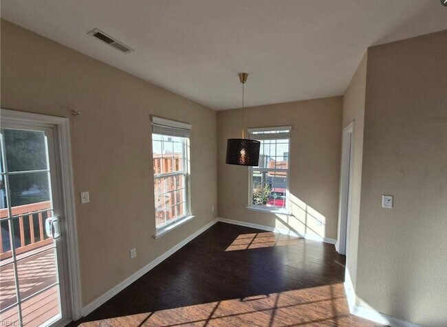 Building Photo - 279 Tigerlilly Dr