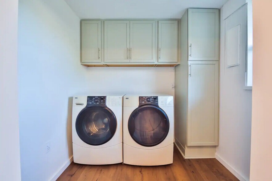 Laundry - 2249 Grove St