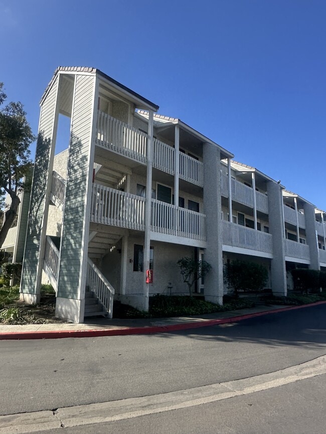 Building Photo - 201 S Ventura Rd