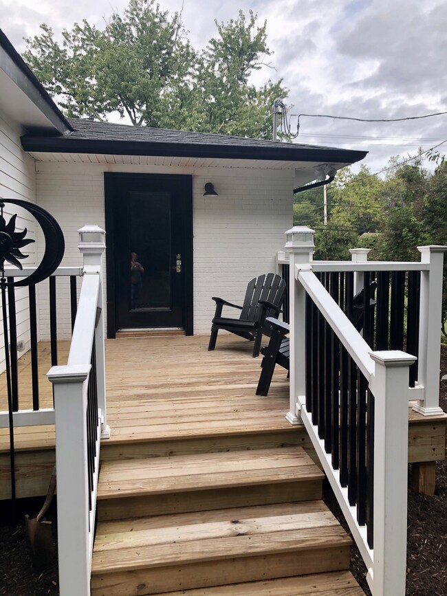 View of second deck, which is attached to one of the bedrooms. - 20400 Church St