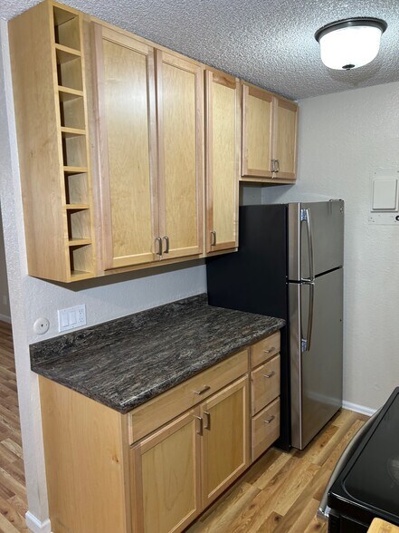 Kitchen - 3250 O'Neal Cir