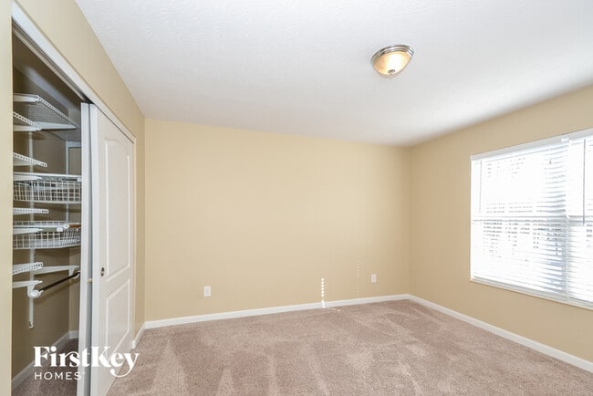 Building Photo - 17 Woodside Park Dr