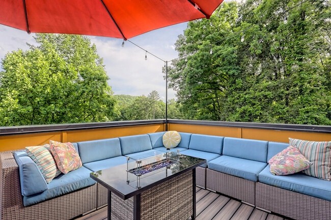 Building Photo - 122 Cannon St