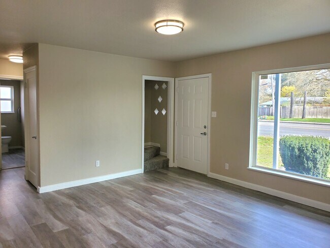 Building Photo - Classic Craftsman Home Available