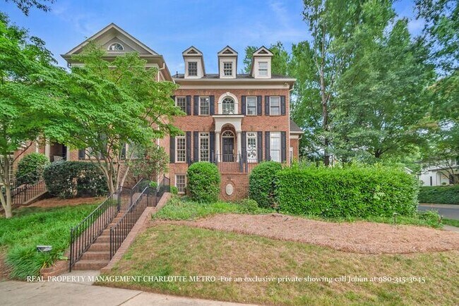 Building Photo - Luxurious 4 Bedroom, 5.5 Bathroom Townhome on Prestigious Queens Road. Contact (980) 315-3645 for...