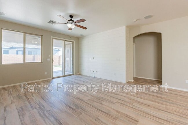 Building Photo - 329 S 172nd Dr