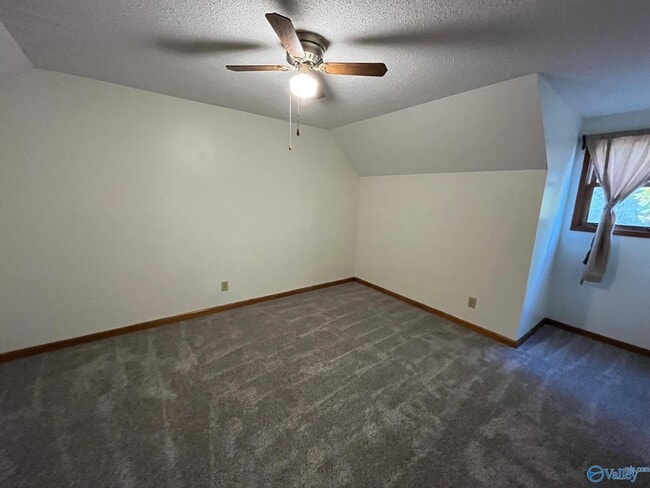 Building Photo - 2122 Indian Hills Rd SE