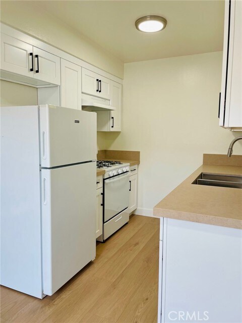 Building Photo - 4777 W 132nd St
