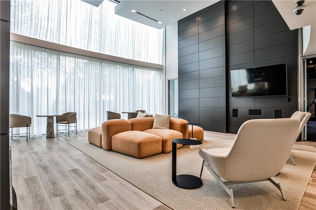 Building Photo - 3324 Peachtree Rd NE