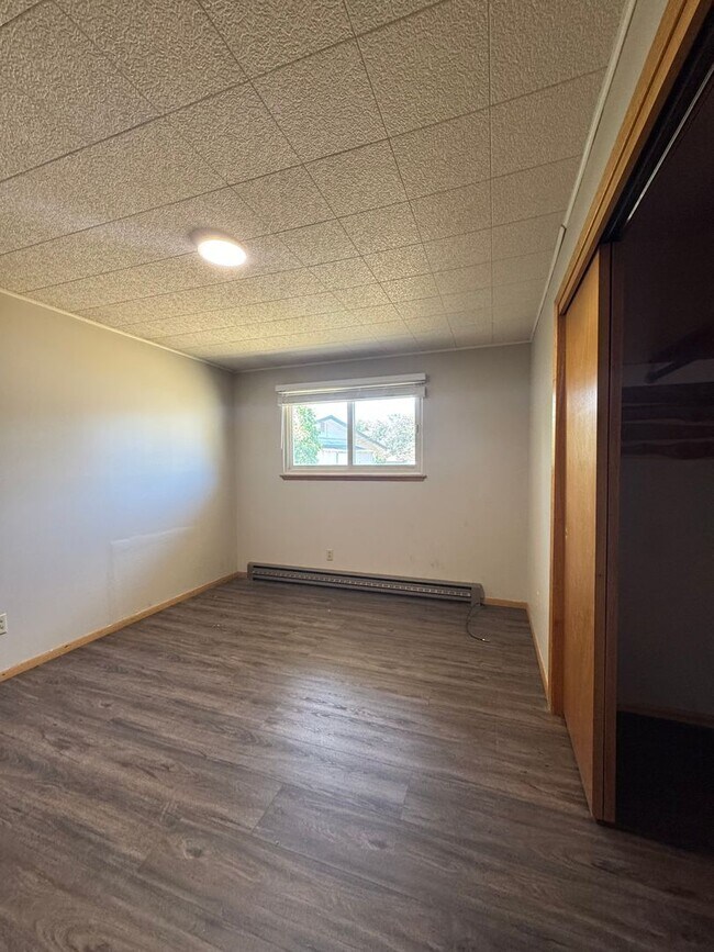 Building Photo - 1702 College Pl