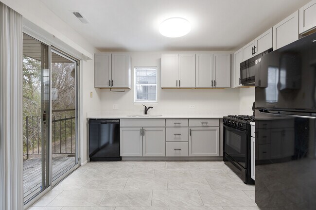 Building Photo - 27 N Victoria Ln