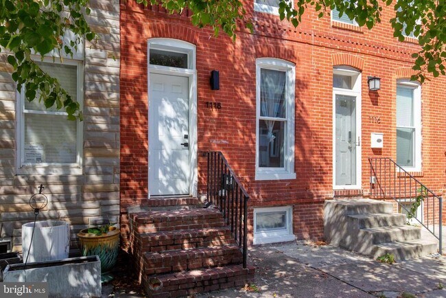 Building Photo - 1118 W Hamburg St