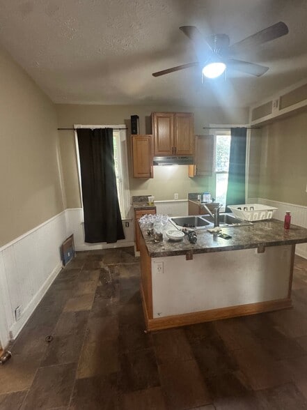 Building Photo - 360 Turner St