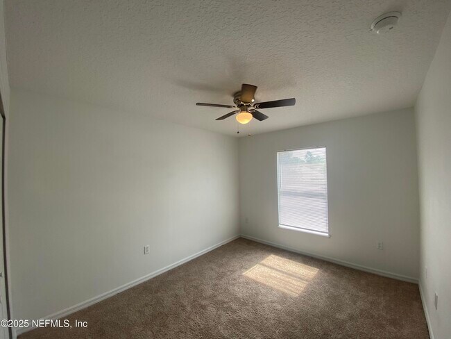 Building Photo - 11859 Lake Bend Cir