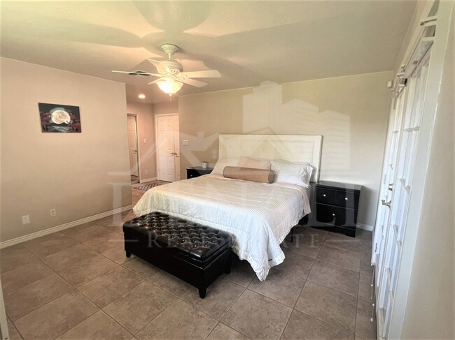 Building Photo - 3122 E Monterosa St