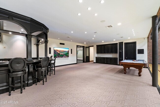 Building Photo - 8515 E Sutton Dr