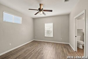 Building Photo - 1452 Lakeview Dr