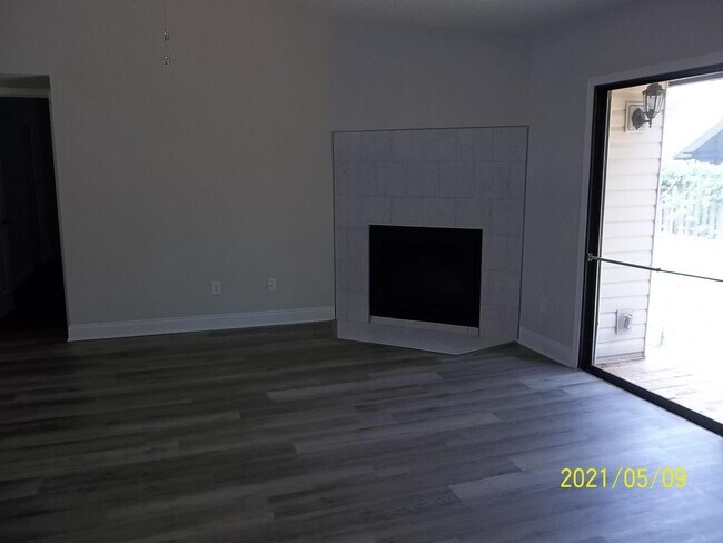 Building Photo - 8072 Kilwinning Ln