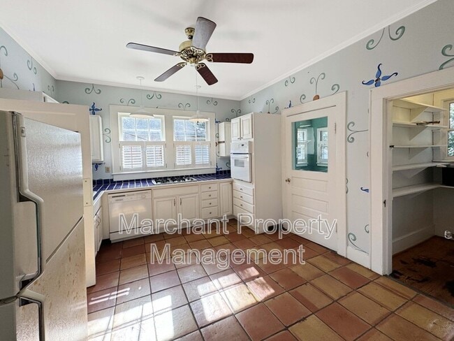 Building Photo - 6 Tomassee Ave