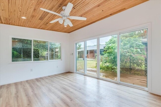 Building Photo - 5614 Delwood Dr