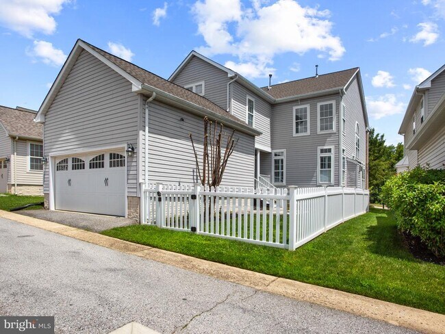 Building Photo - 1713 Allerford Dr