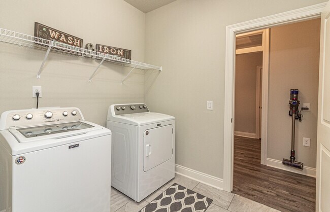 Building Photo - 9209 Ridge Rd