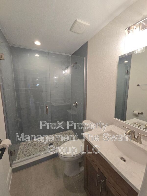 Building Photo - 803 Allison Pl