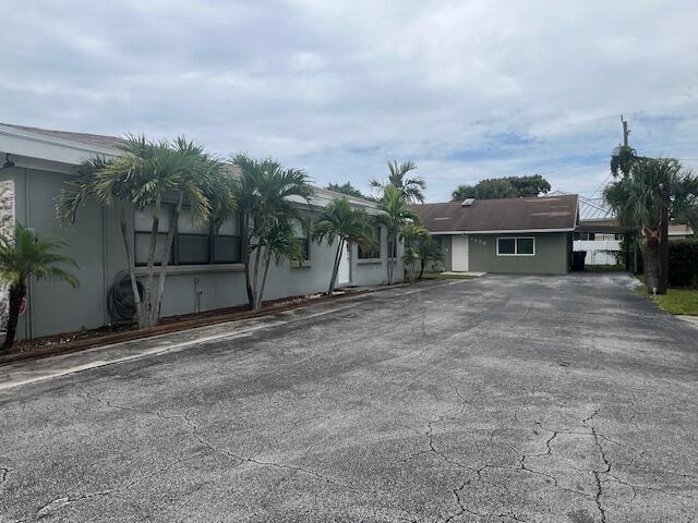 Building Photo - 2828 Hinda Rd