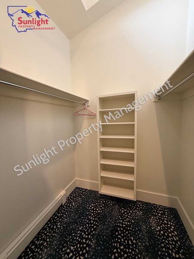 Building Photo - Beautifully Remodeled Home Nestled in the Billings Rims