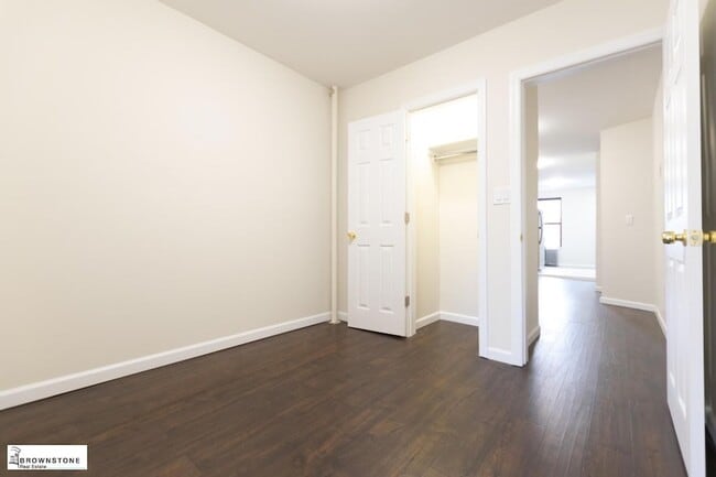 Building Photo - 662 6th Ave