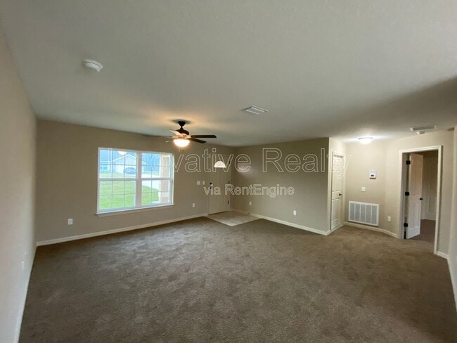 Building Photo - 468 Malauka Radial